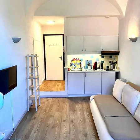 - Old Town - Near The And Shops Menton